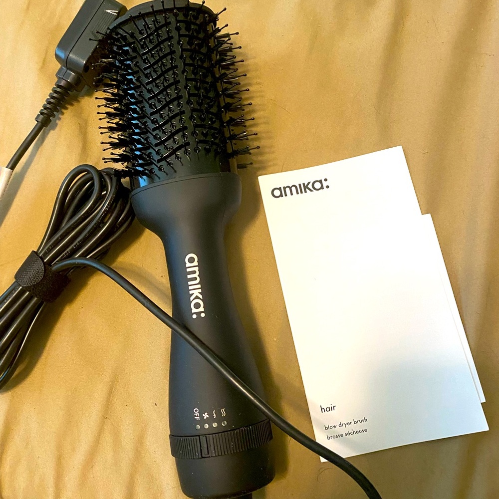 Amika Hair Dryer Brush New without Box